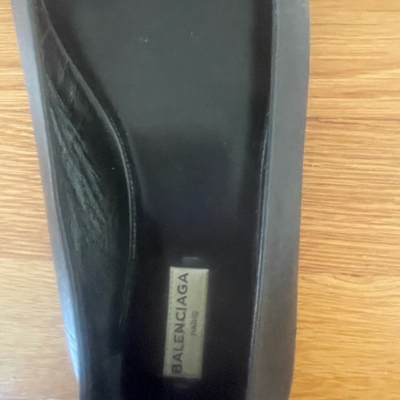 Black Balenciaga studded flats. - Picture 6 of 7